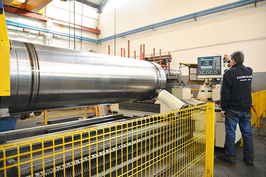 plate bending rolls, plate rolling machines, 4-roll plate bending machines, angle rolls, section rolls, flanging machines, dishing press